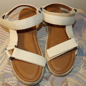 Pierre Dumas Canvas Sandals Sz 8M